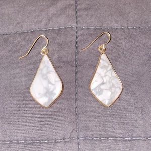White/grey earrings